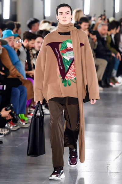 Look 12